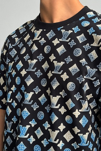 Чёрная оверсайз футболка Louis Vuitton Monogram All-over   