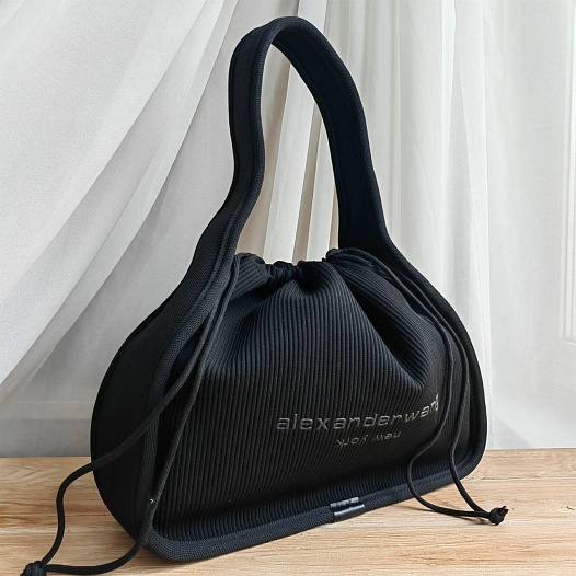 Чёрная сумка-хобо Alexander Wang 37x30 см   
