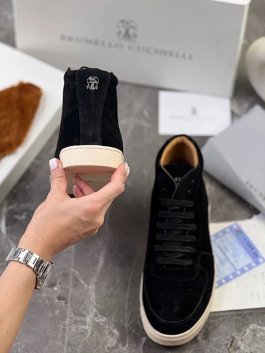 Замшевые кроссовки с меховой стелькой Brunello Cucinelli