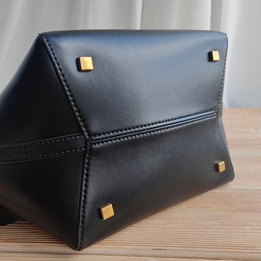 Кожаная сумка Yves Saint Laurent Le 37 bucket bag 20x25 см   
