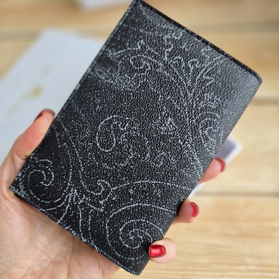 Кожаная обложка на паспорт Etro с узором пейсли 14х9.5 см