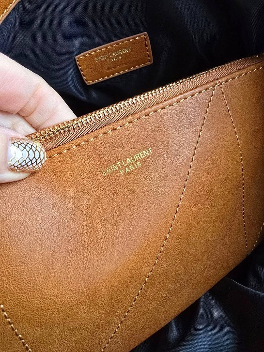 Замшевая сумка Yves Saint Laurent 38x34 см