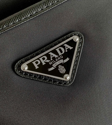 Нейлоновая сумка Prada Premium 27x25.5x6 см   