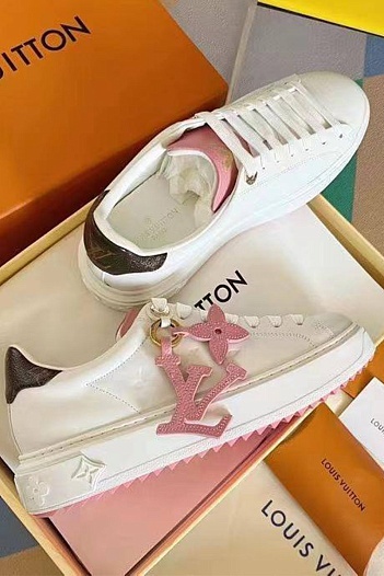 Кожаные женские кроссовки Louis Vuitton Time out белого цвета   