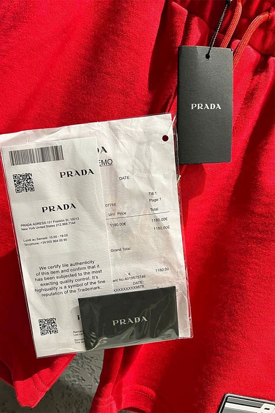 Мужские красные шорты Prada