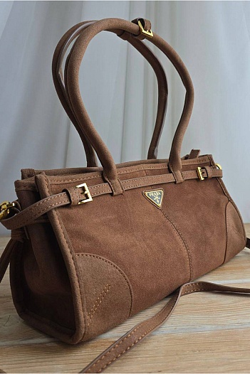 Женская замшевая сумка Prada 22x15 см   