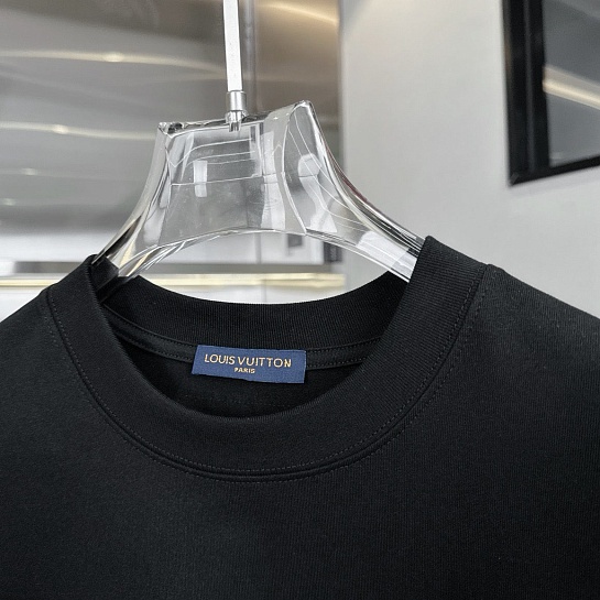 Чёрная оверсайз футболка Louis Vuitton Premium