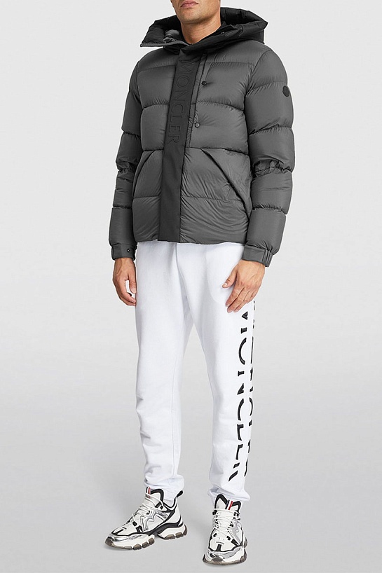 Утеплённая куртка Moncler Madeira серого цвета