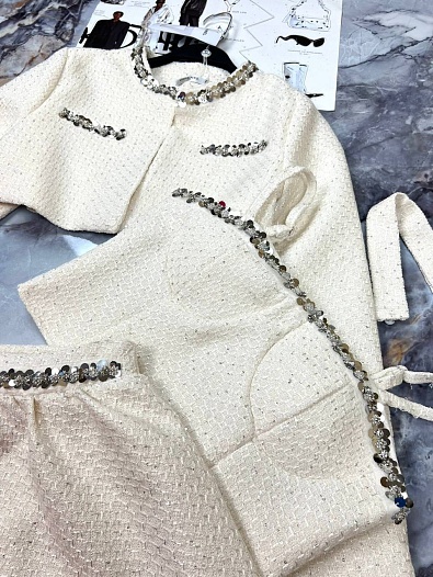 Белый женский костюм тройка Chanel   