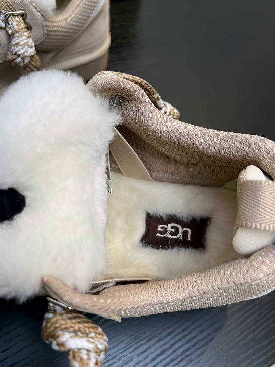 Женские замшевые ботинки UGG Lowmel