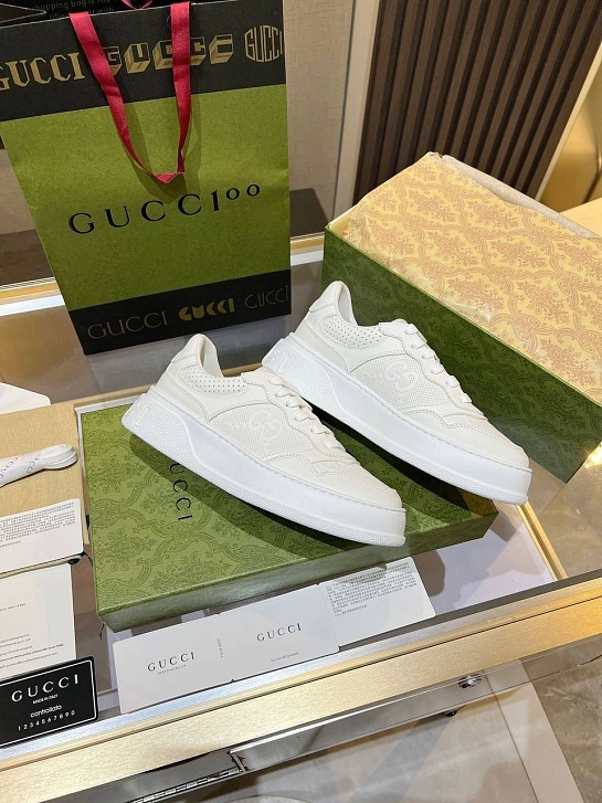 Женские кроссовки Gucci Chunky B Premium - White