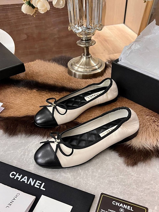 Женские балетки Chanel Flats - White / Black