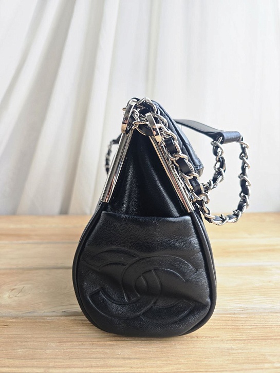 Кожаная сумка Chanel Ultimate Soft 30x19