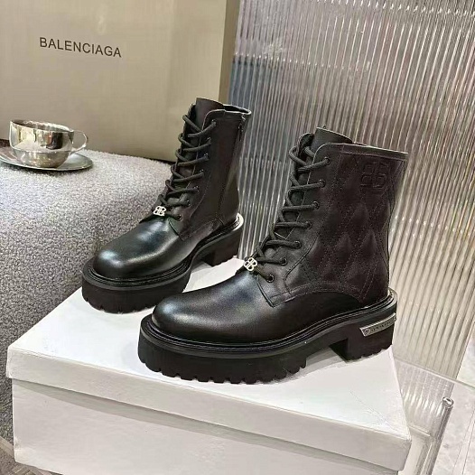 Женские кожаные ботинки Balenciaga чёрного цвета   