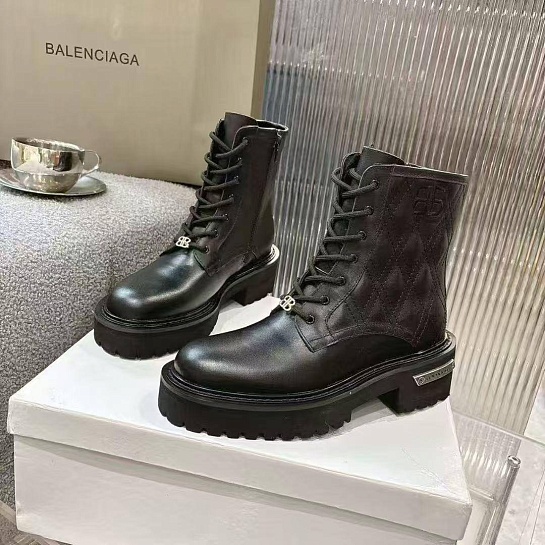 Женские кожаные ботинки Balenciaga чёрного цвета
