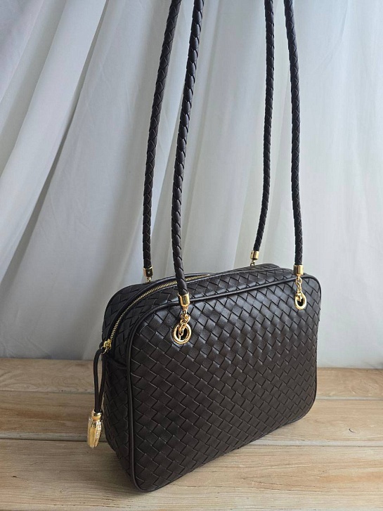 Кожаная сумка Bottega Veneta Mckenzie 27x13 см