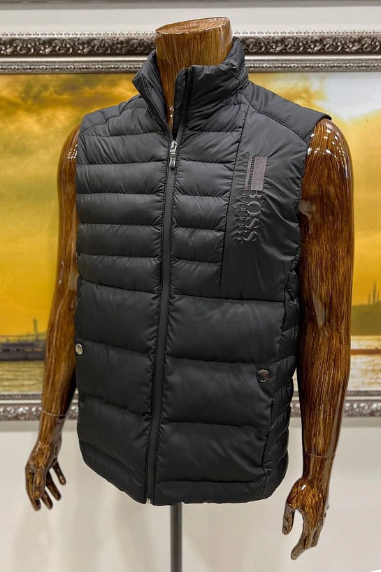 Мужской чёрный жилет Hugo Boss