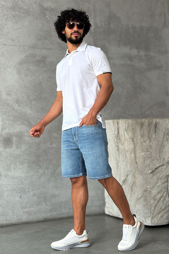 Светло-синие джинсовые шорты Hugo Boss relaxed fit