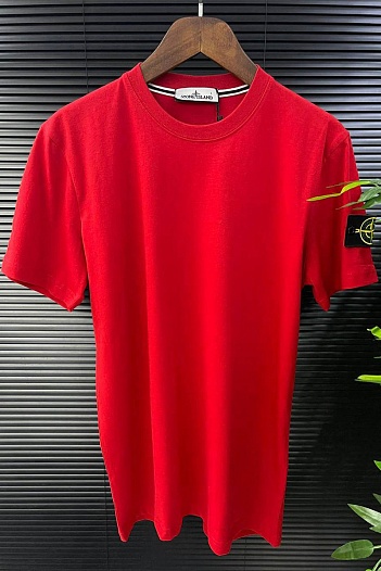 Красная мужская футболка с патчем на плече Stone Island   