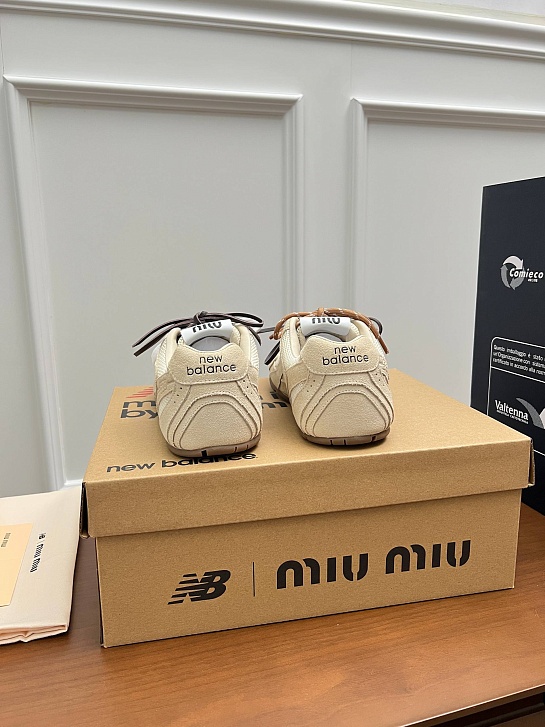 Женские кроссовки New Balance x Miu Miu 530 SL premium