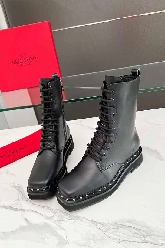 Женские кожаные ботинки Valentino