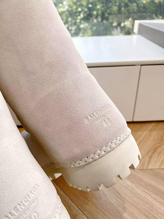 Женские ботинки Balenciaga Alaska Fur High Boot premium - White