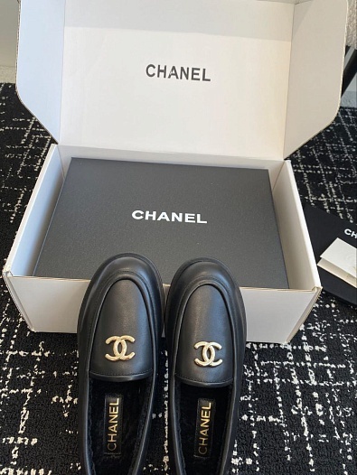 Женские кожаные лоферы с мехом Chanel Premium - Black   
