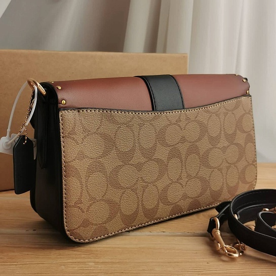 Женская кожаная сумка Coach Georgie 27x15 см