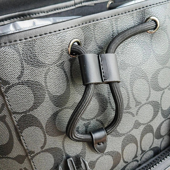 Кожаный рюкзак Coach Rivington 39x26 см