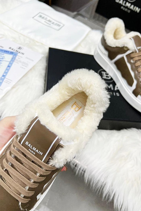 Кожаные кроссовки с мехом Balmain low-top - Beige / White