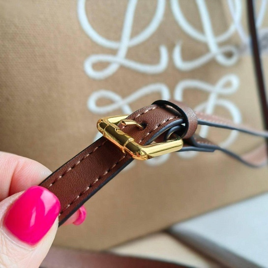 Cумка Loewe Anagram tote бежевого цвета 23x23 см