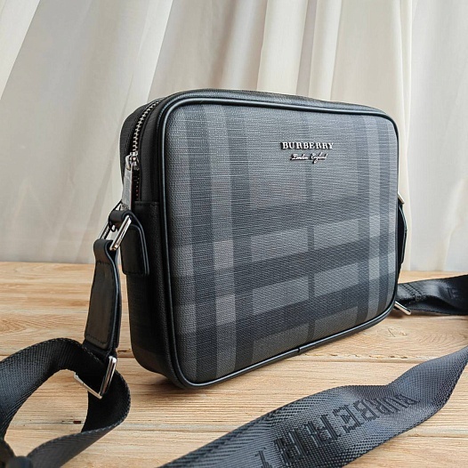 Кожаная сумка Burberry Muswell 22x17 см   