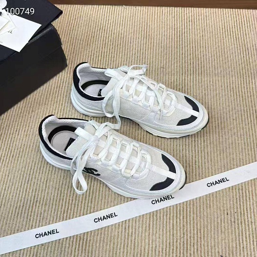 Женские белые кроссовки Chanel   