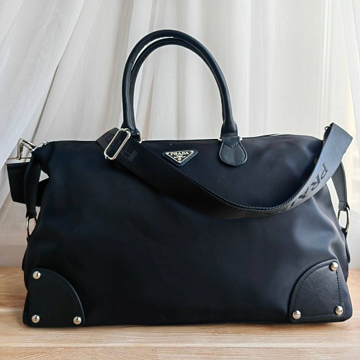 Дорожная сумка Prada чёрного цвета 45x26 см   