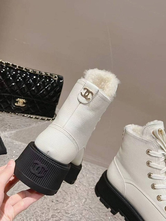 Женские кожаные ботинки с мехом Chanel Premium