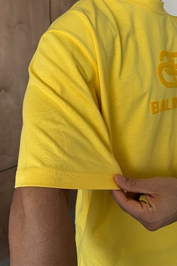 Жёлтая оверсайз футболка Balenciaga BB logo   