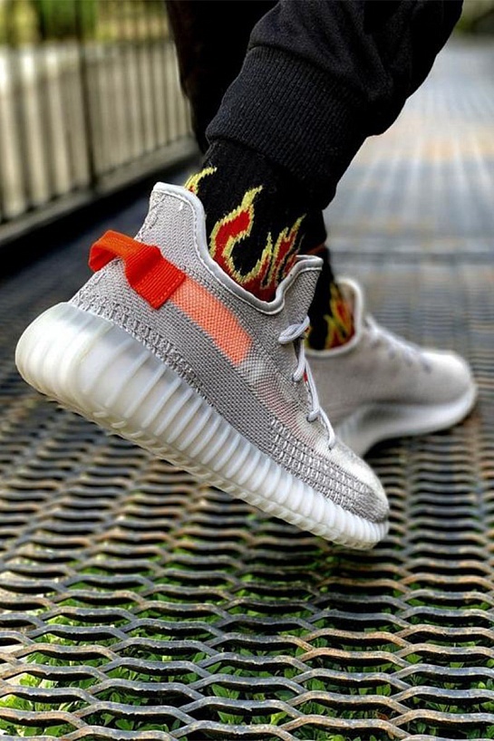 Кроссовки Adidas Yeezy Boost 350 V2 “Tail Light” Premium