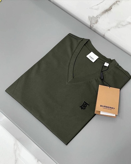 Зелёная футболка Burberry Monogram Motif V-neck   