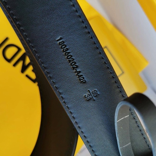 Кожаный ремень Fendi - ширина 3.5 см, длина 95 / 110 см