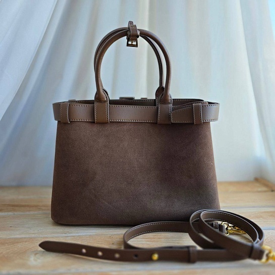 Замшевая сумка Prada 33x23 см