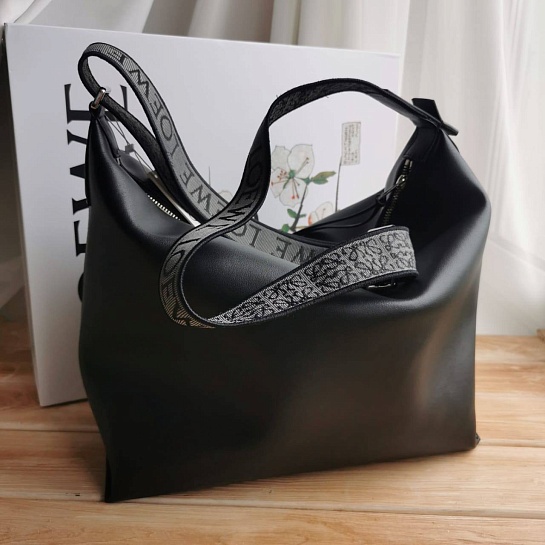 Кожаная сумка Loewe Cubi Crossbody 43x30 см (2 расцветки)