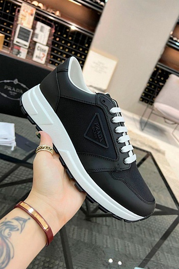 Мужские кожаные кроссовки Prada   