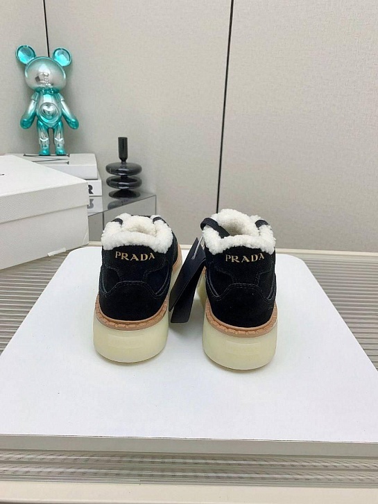Женские замшевые кроссовки с мехом Prada premium - Black