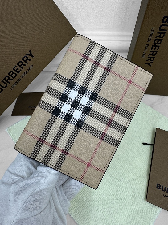 Кожаная обложка для паспорта Burberry Check Premium 14x10x2 см