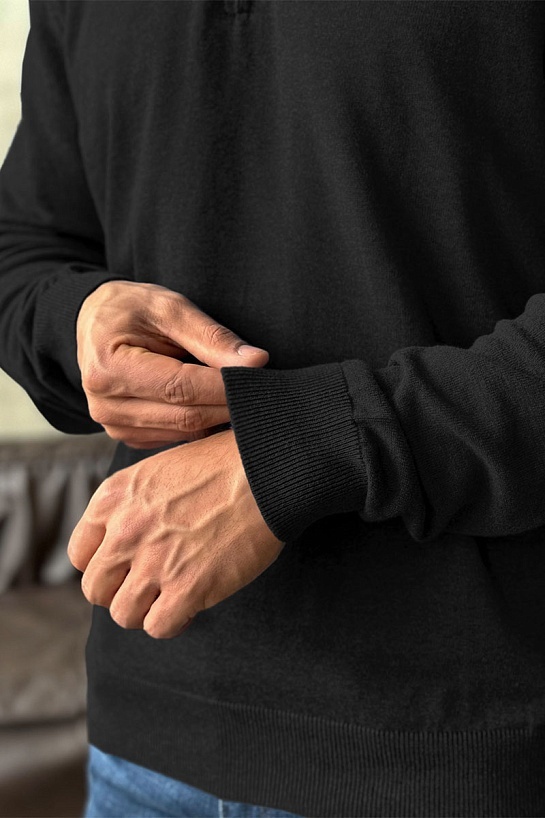 Мужской джемпер Hugo Boss чёрного цвета