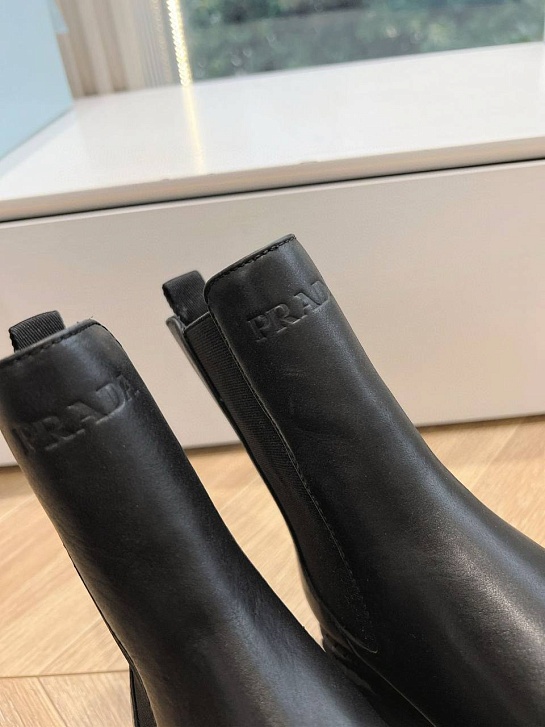 Женские чёрные кожаные ботинки Prada Premium