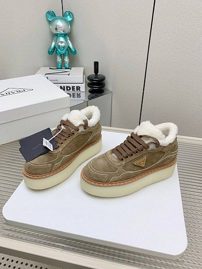Женские замшевые кроссовки с мехом Prada premium - Brown   
