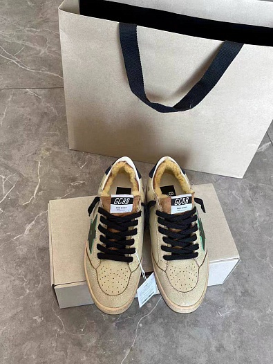 Женские кроссовки с мехом Golden Goose   