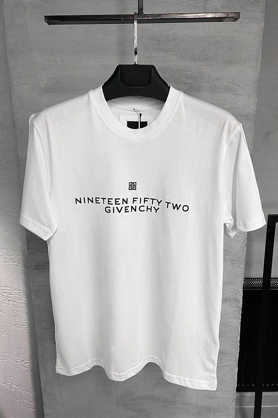 Белая оверсайз футболка Givenchy Nineteen Fifty Two