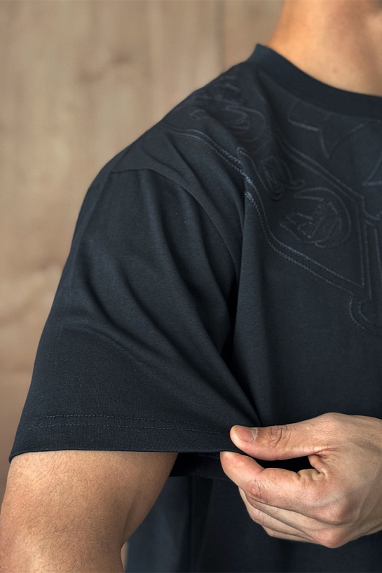 Чёрная оверсайз футболка Gothic logo